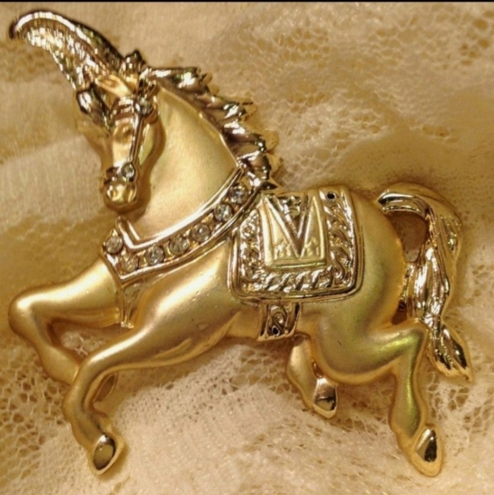 Vintage AJC goldtone carousel horse brooch